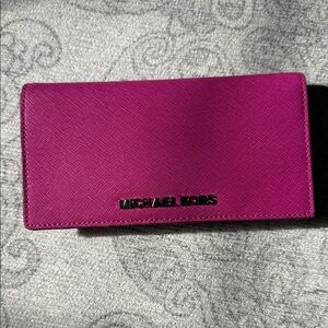 Michael Kors Fuchsia Card Holder